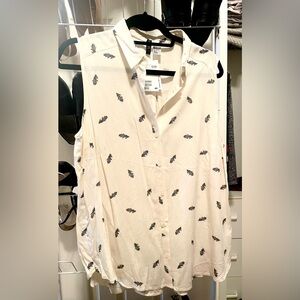 Women’s H&M Divided Feather Print Sleeveless Blouse, Size 12